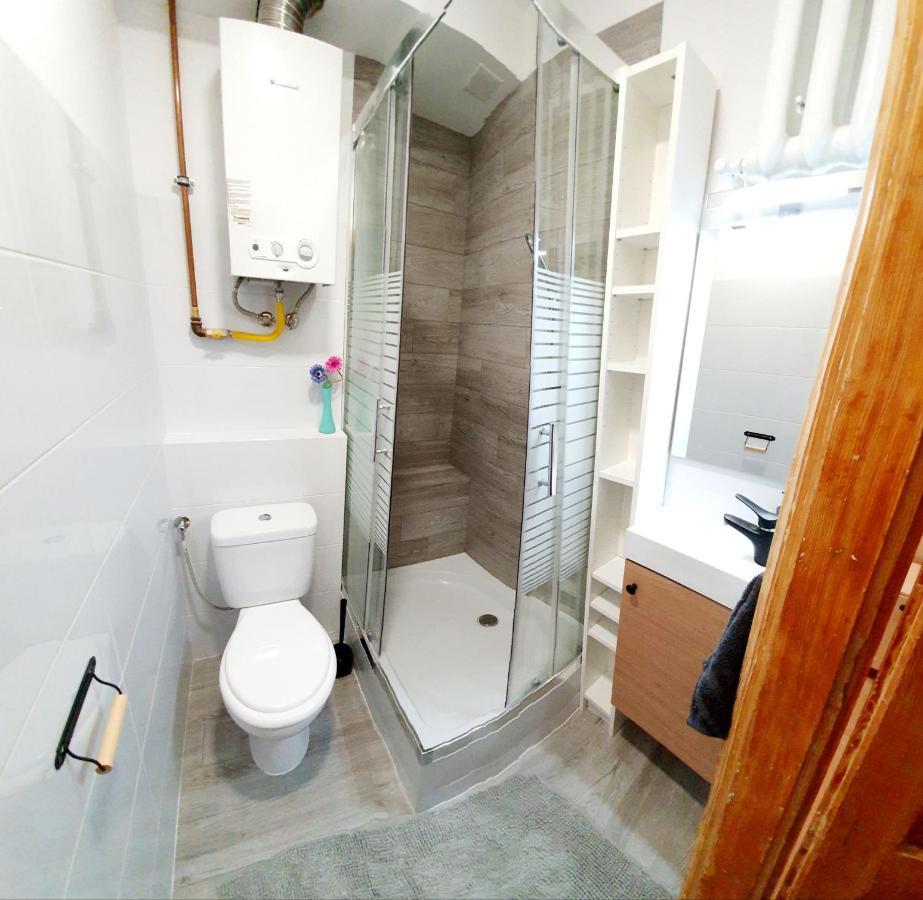 Separated Kitchen, Fast Internet Aleja 3 Maja 2M80 Warsaw Exterior photo